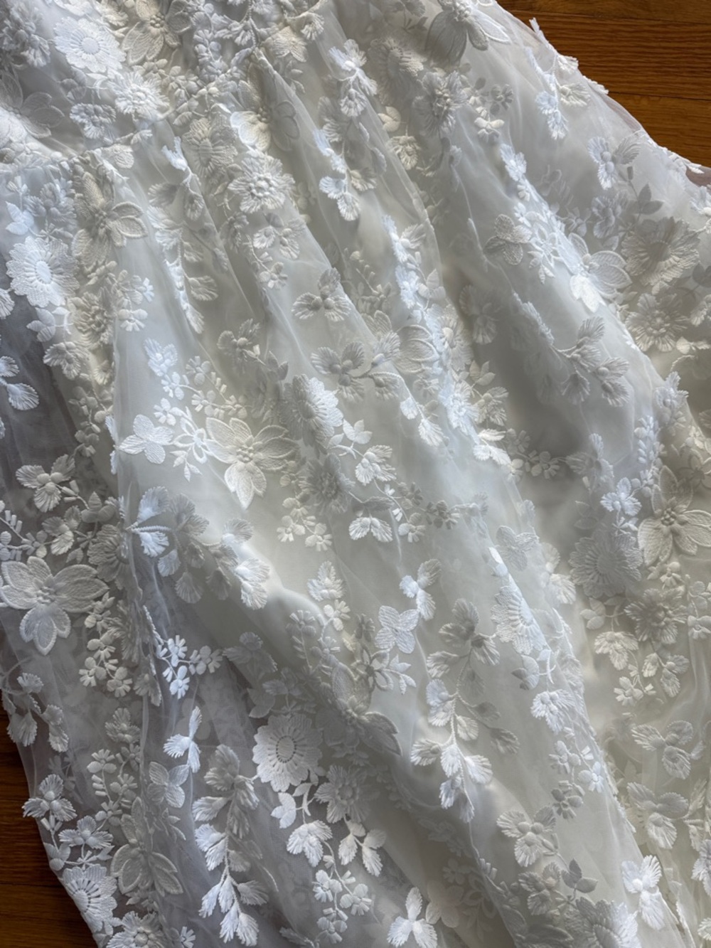 Willowby by Watters Lilia Puff-Sleeve Lace Empire Wedding Gown - Picture 5 of 10